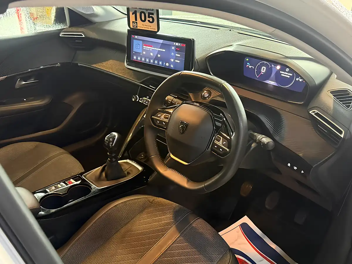 Used 2025 Peugeot 208 Allure White - Interior and Exterior details 14