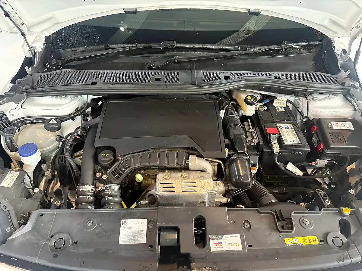 Used 2025 Peugeot 208 Allure White - Interior and Exterior details 20