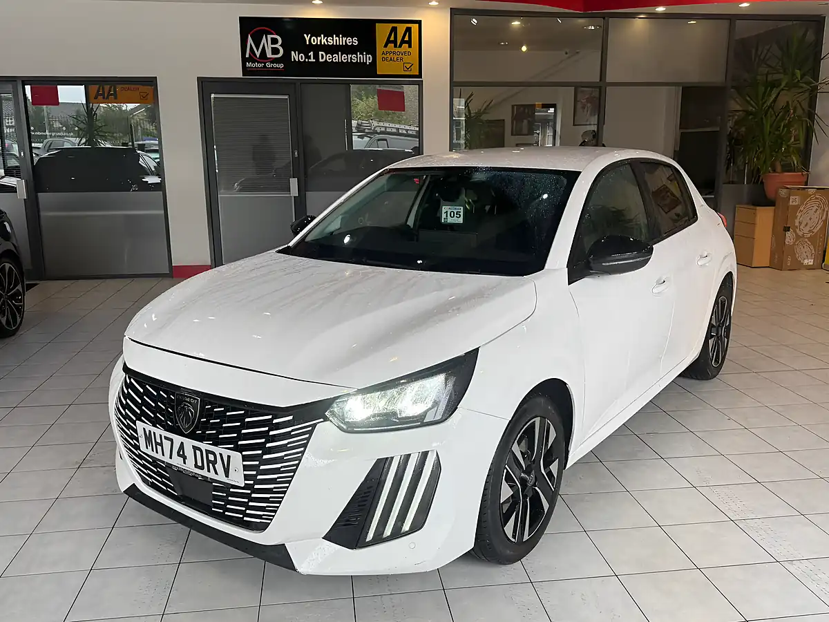 Used 2025 Peugeot 208 Allure White - Interior and Exterior details 4