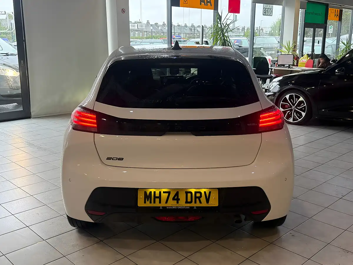 Used 2025 Peugeot 208 Allure White - Interior and Exterior details 9