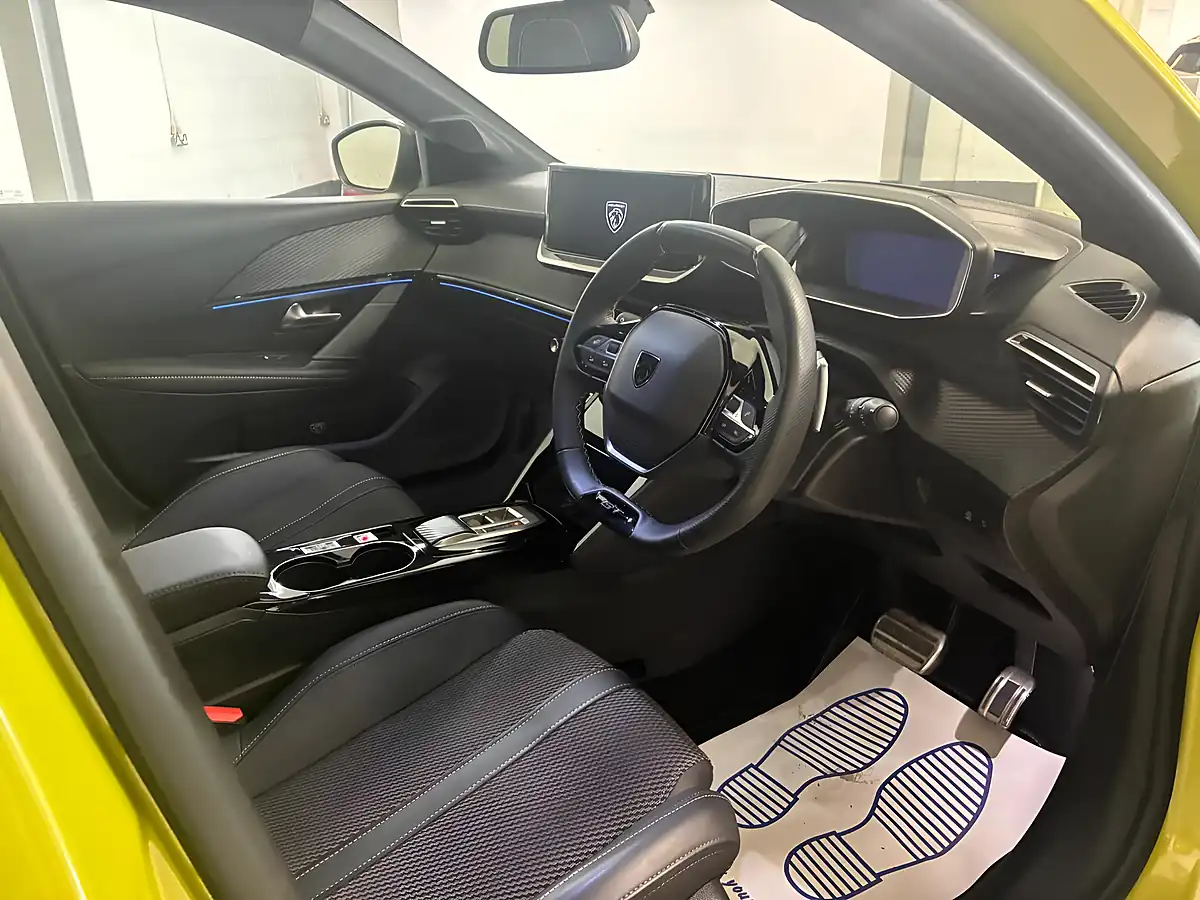 Used 2025 Peugeot 208 GT Yellow - Interior and Exterior details 12