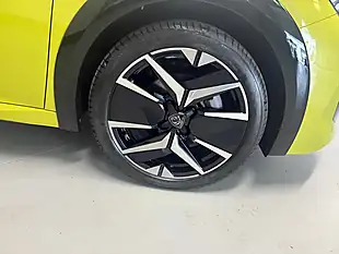 Used 2025 Peugeot 208 GT Yellow - Interior and Exterior details 7