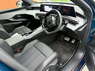 Used 2025 Peugeot 3008 GT Blue - Interior and Exterior details 10