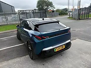 Used 2025 Peugeot 3008 GT Blue - Interior and Exterior details 11