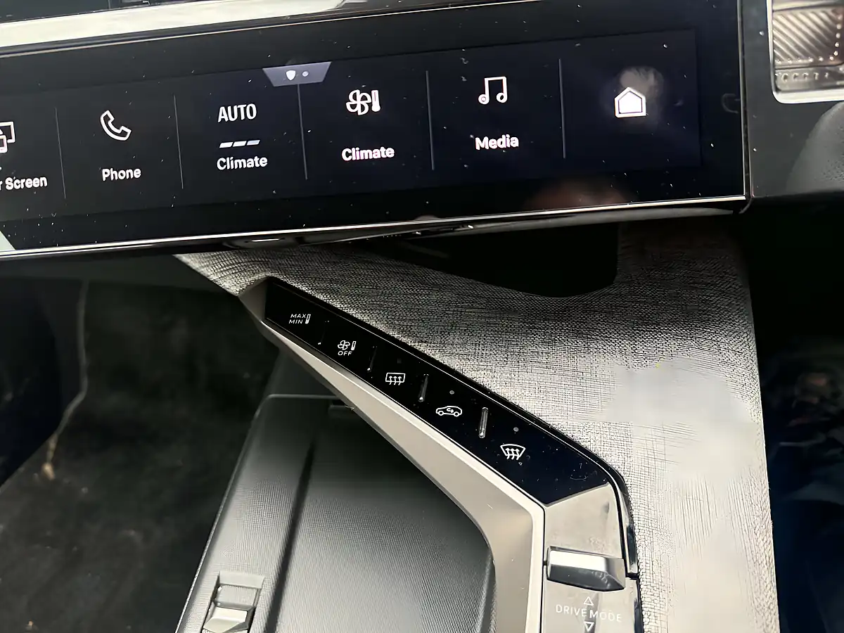 Used 2025 Peugeot 3008 GT Blue - Interior and Exterior details 20