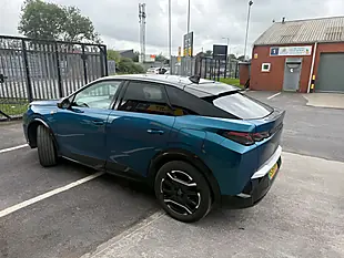 Used 2025 Peugeot 3008 GT Blue - Interior and Exterior details 4