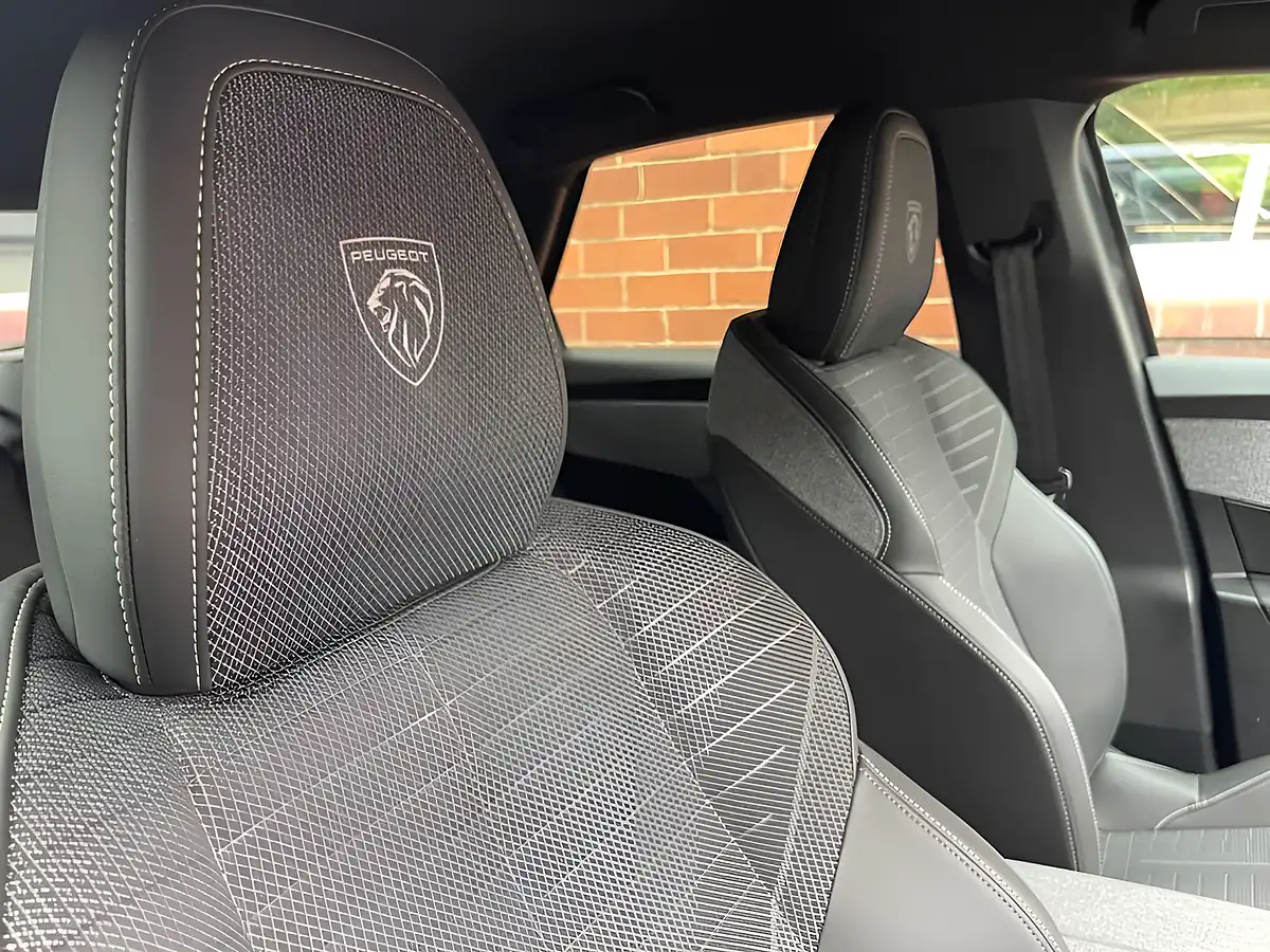 Used 2025 Peugeot 3008 GT Grey - Interior and Exterior details 10