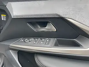 Used 2025 Peugeot 3008 GT Grey - Interior and Exterior details 15