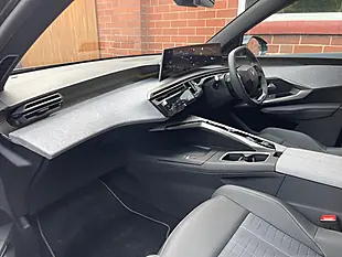 Used 2025 Peugeot 3008 GT Grey - Interior and Exterior details 17