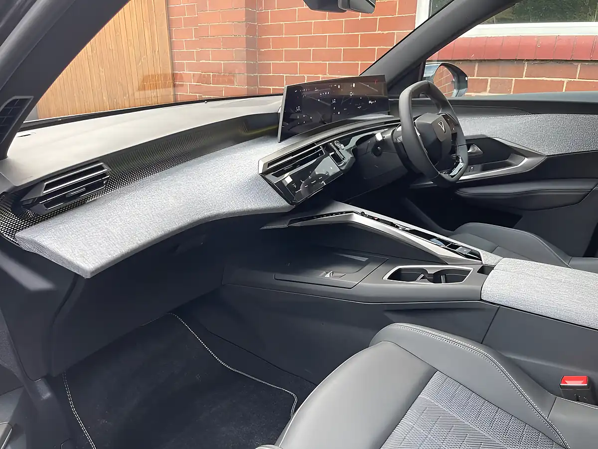 Used 2025 Peugeot 3008 GT Grey - Interior and Exterior details 17