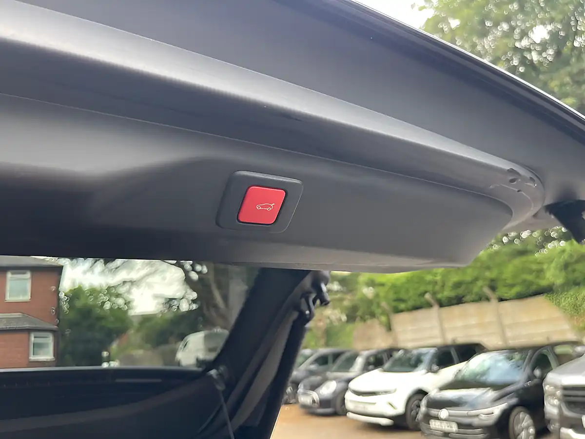 Used 2025 Peugeot 3008 GT Grey - Interior and Exterior details 19