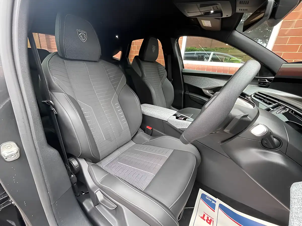 Used 2025 Peugeot 3008 GT Grey - Interior and Exterior details 4