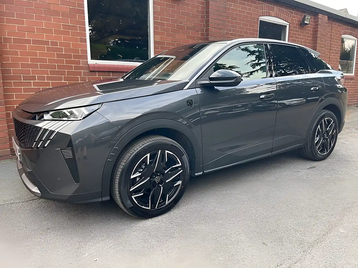 Used 2025 Peugeot 3008 GT Grey - Interior and Exterior details 8