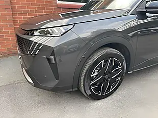 Used 2025 Peugeot 3008 GT Grey - Interior and Exterior details 9