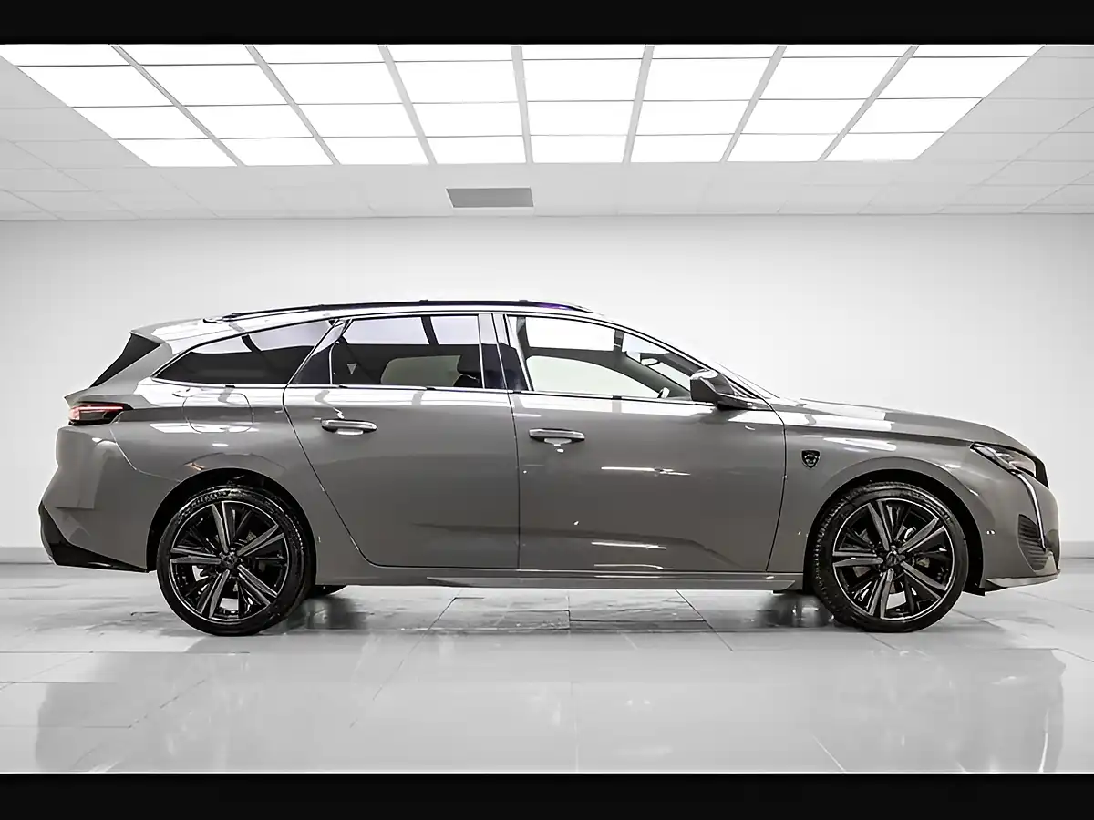 Used 2025 Peugeot 308 GT Selenium Grey - Interior and Exterior details 6