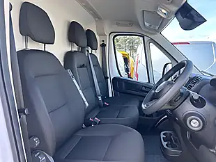 Used 2025 Peugeot Boxer 335 Professional White - Interior and Exterior details 10