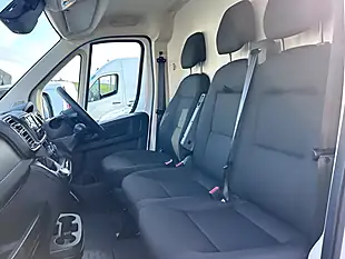 Used 2025 Peugeot Boxer 335 Professional White - Interior and Exterior details 11