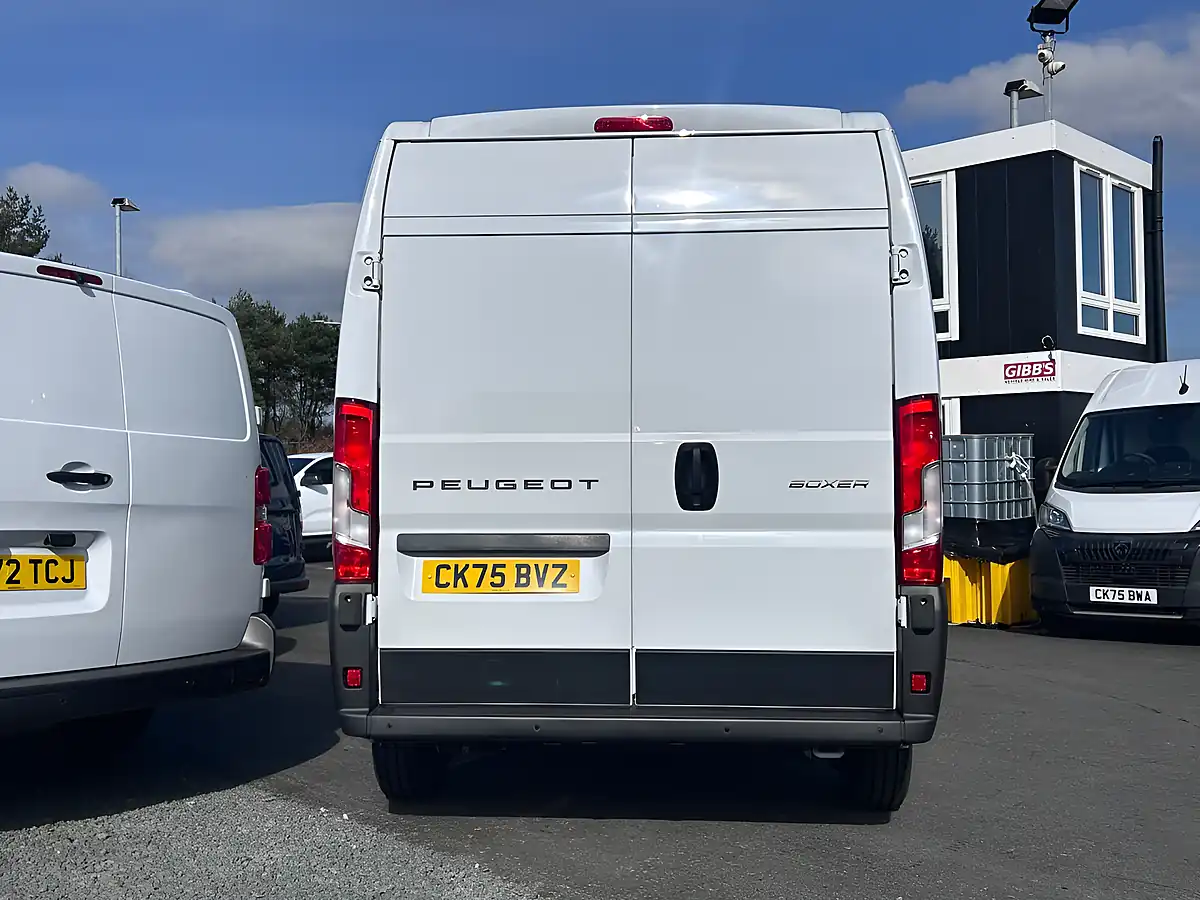 Used 2025 Peugeot Boxer 335 Professional White - Interior and Exterior details 5