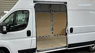 Used 2025 Peugeot Boxer - Interior and Exterior details 9