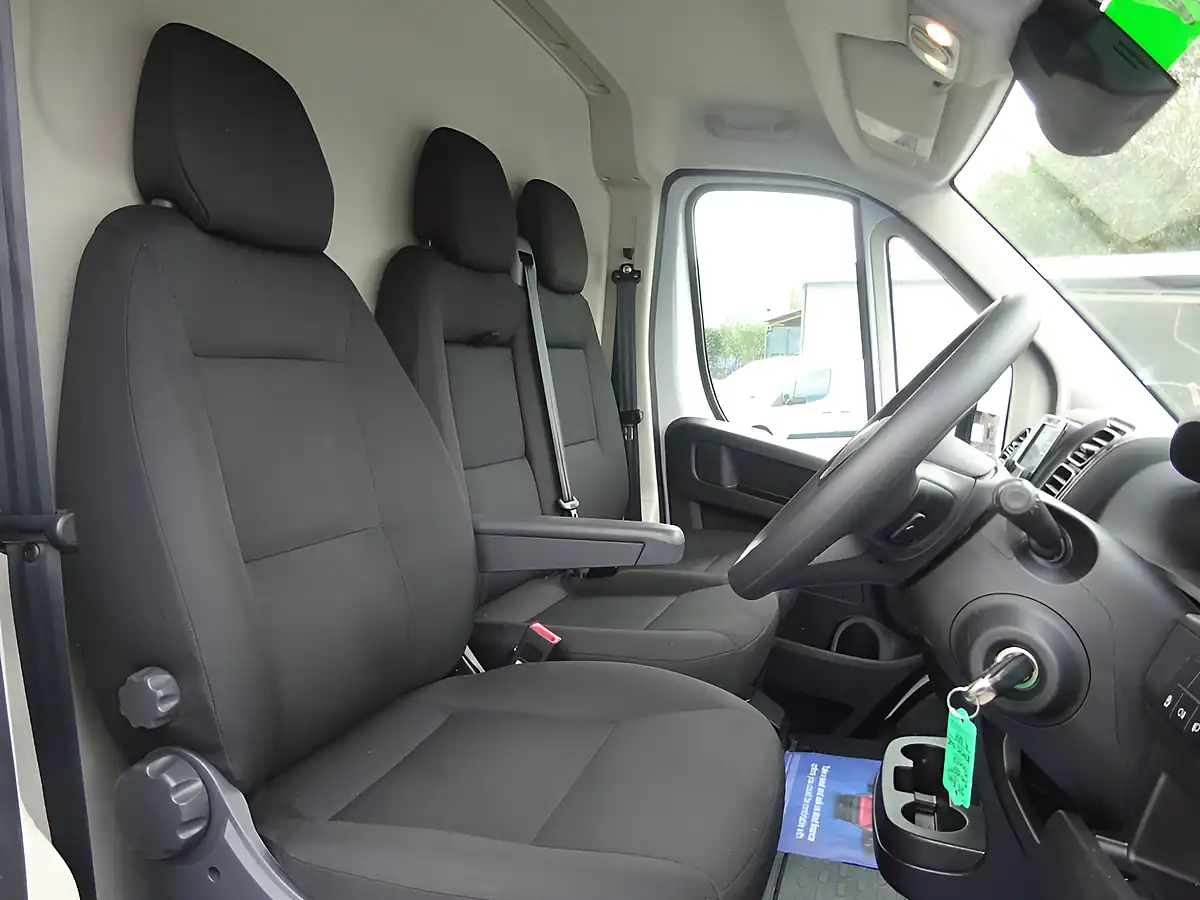 Used 2025 Peugeot Boxer Professional 35 L3 H3 (lwb) White - Interior and Exterior details 13