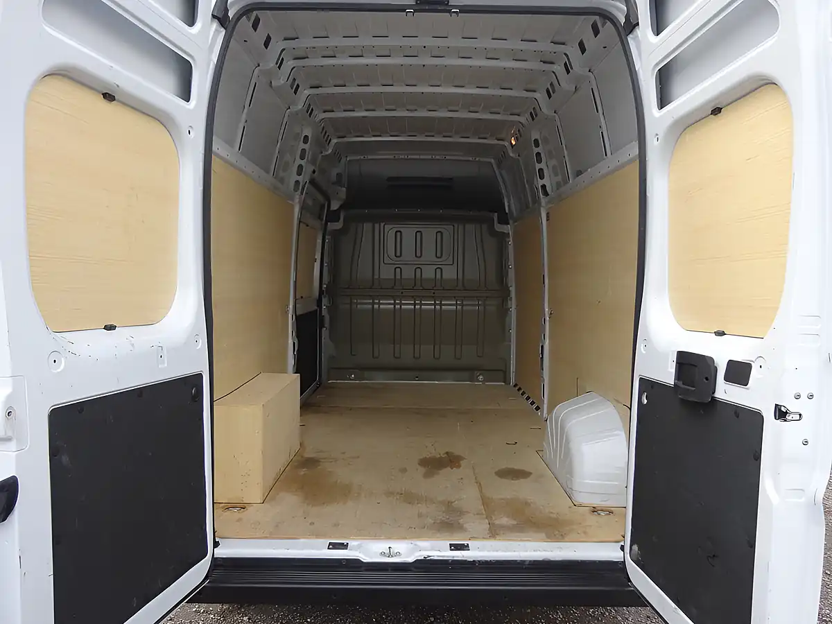 Used 2025 Peugeot Boxer Professional 35 L3 H3 (lwb) White - Interior and Exterior details 14