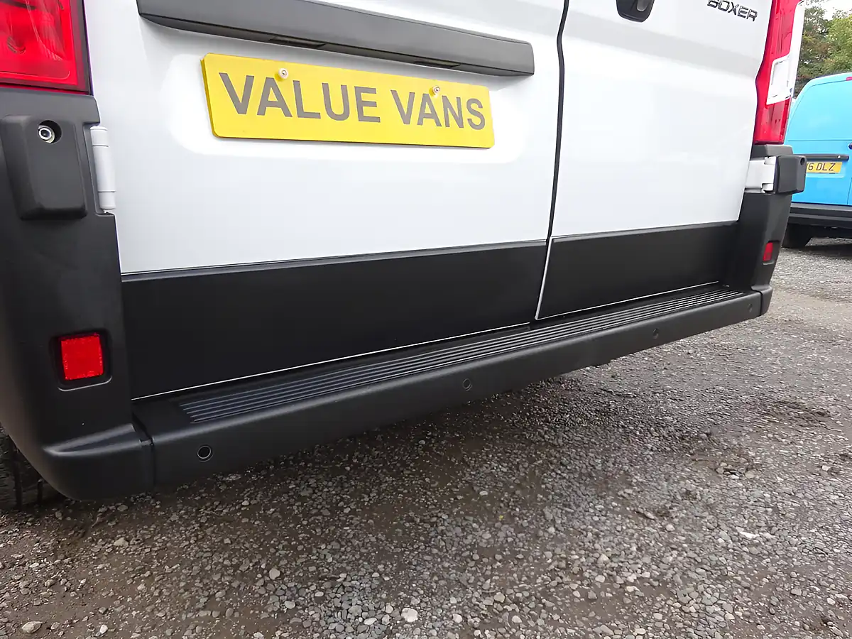 Used 2025 Peugeot Boxer Professional 35 L3 H3 (lwb) White - Interior and Exterior details 17