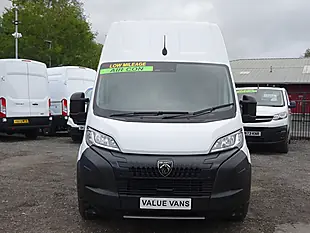 Used 2025 Peugeot Boxer Professional 35 L3 H3 (lwb) White - Interior and Exterior details 3
