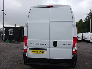 Used 2025 Peugeot Boxer Professional 35 L3 H3 (lwb) White - Interior and Exterior details 7