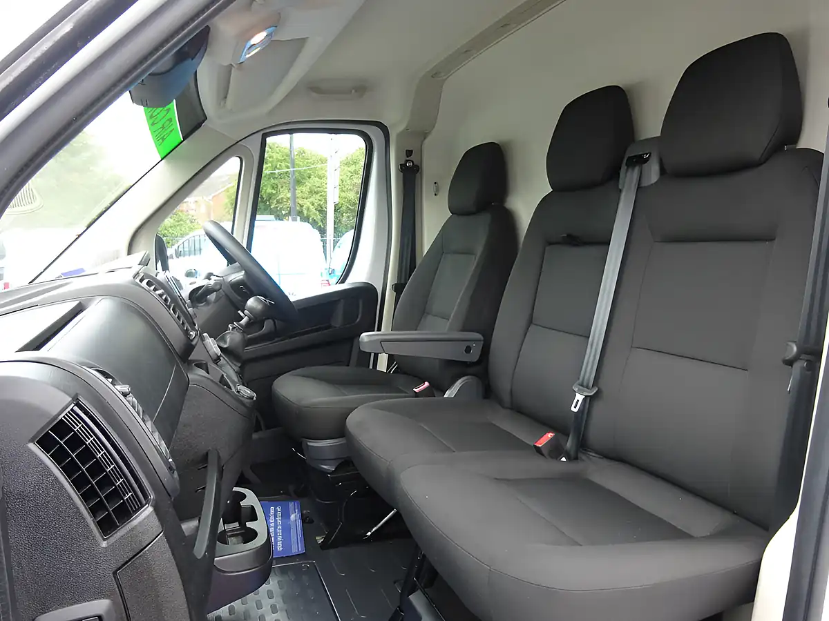 Used 2025 Peugeot Boxer Professional 35 L3 H3 (lwb) White - Interior and Exterior details 9