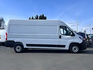 Used 2025 Peugeot Boxer Professional White - Interior and Exterior details 3