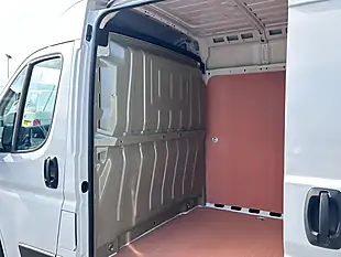 Used 2025 Peugeot Boxer Professional White - Interior and Exterior details 7