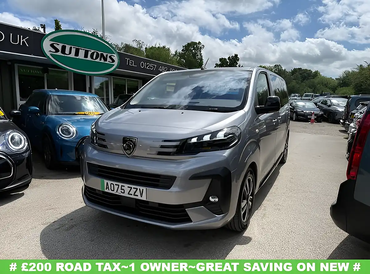Used 2025 Peugeot E-Traveller Allure Standard Cumulus Grey - Front View