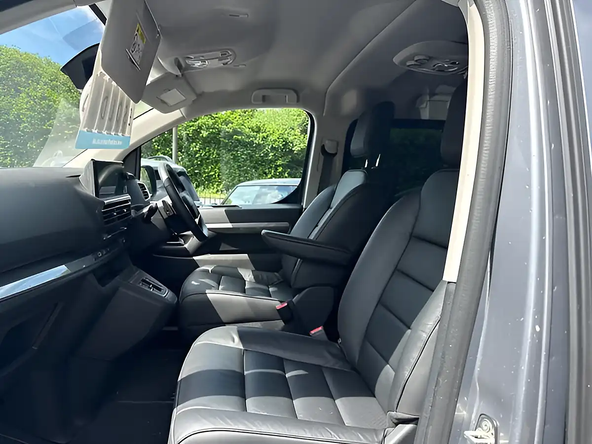 Used 2025 Peugeot E-Traveller Allure Standard Cumulus Grey - Interior and Exterior details 10