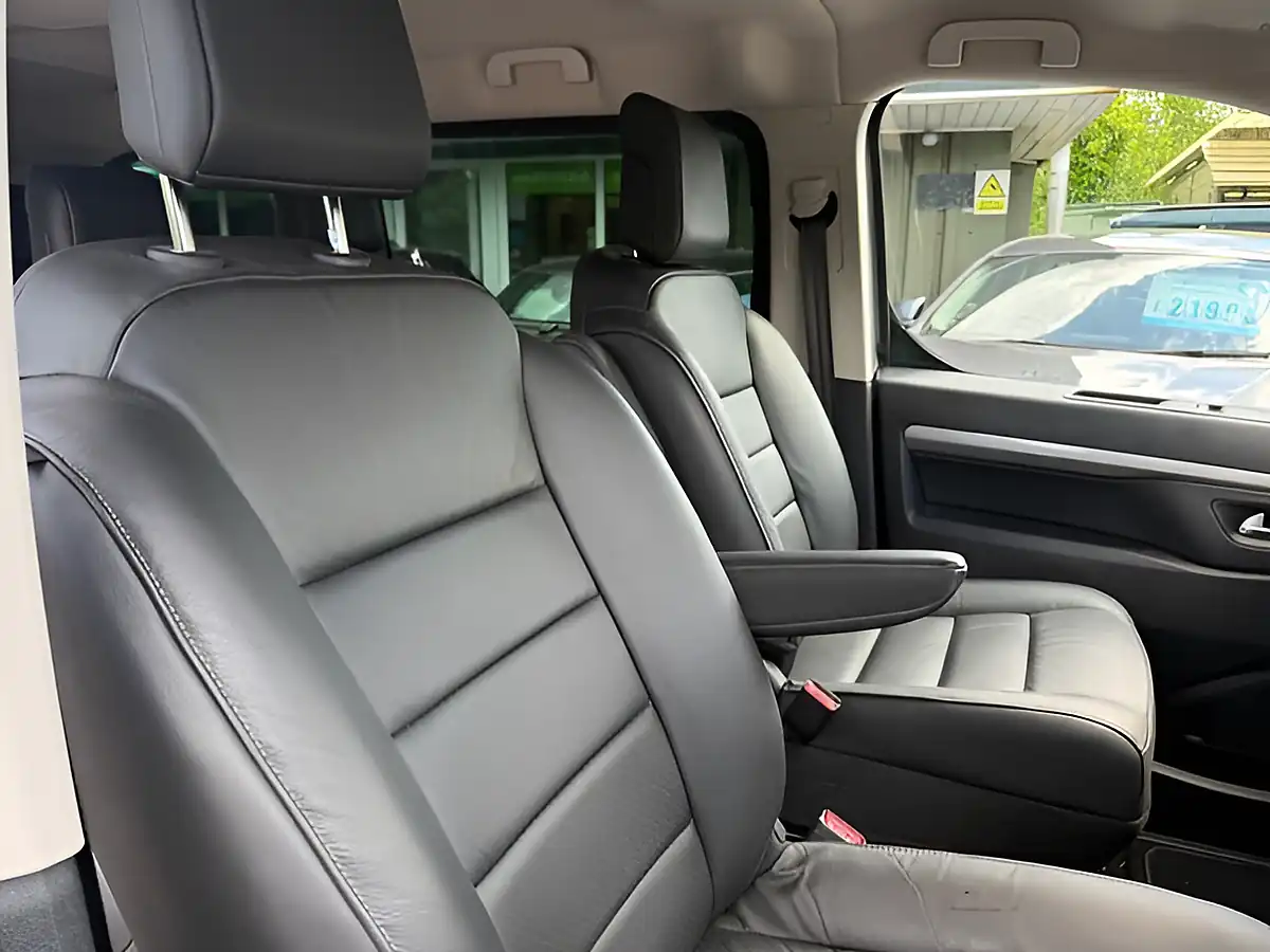 Used 2025 Peugeot E-Traveller Allure Standard Cumulus Grey - Interior and Exterior details 4