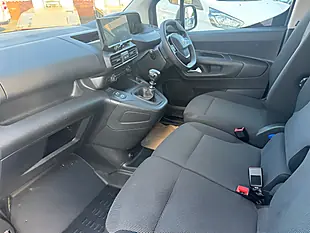 Used 2025 Peugeot Partner Professional-Plus Standard Panel Van Ice White - Interior and Exterior details 4