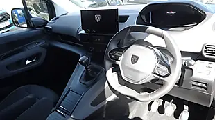 Used 2025 Peugeot Rifter Allure Black - Interior and Exterior details 16
