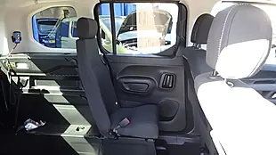 Used 2025 Peugeot Rifter Allure Black - Interior and Exterior details 17