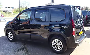 Used 2025 Peugeot Rifter Allure Black - Interior and Exterior details 19