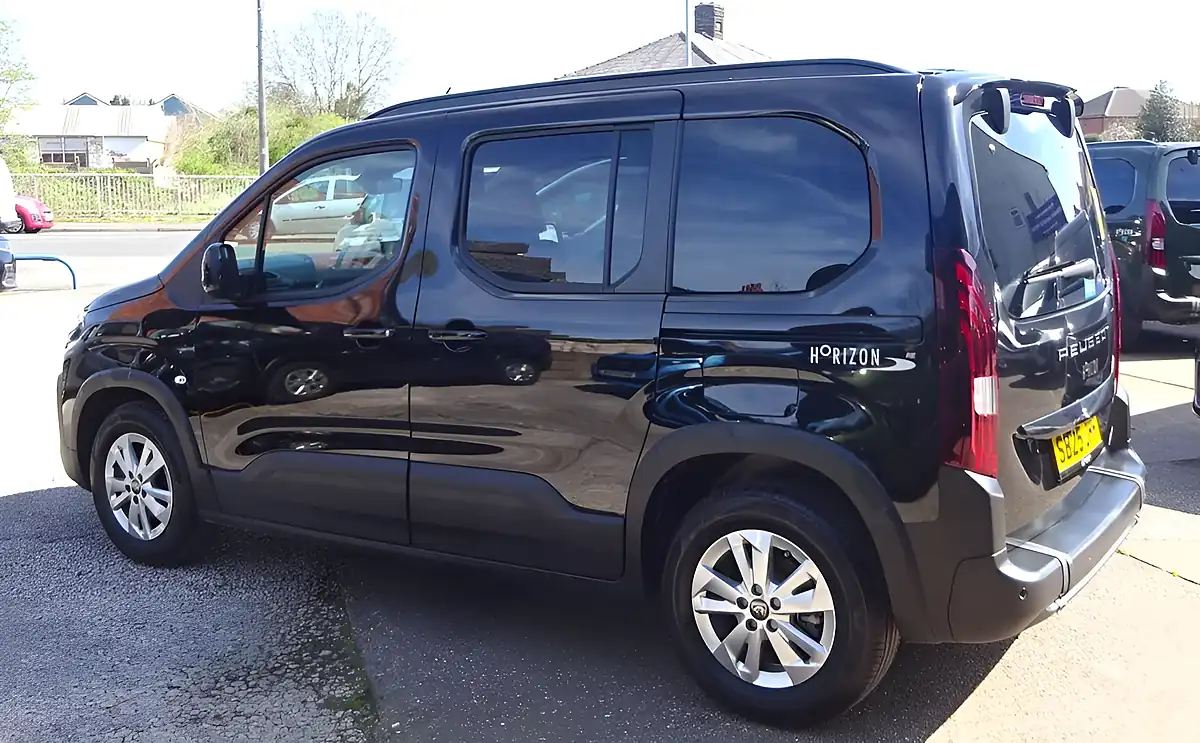 Used 2025 Peugeot Rifter Allure Black - Interior and Exterior details 19