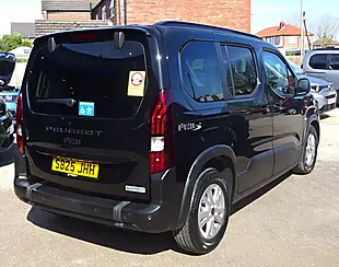Used 2025 Peugeot Rifter Allure Black - Interior and Exterior details 5