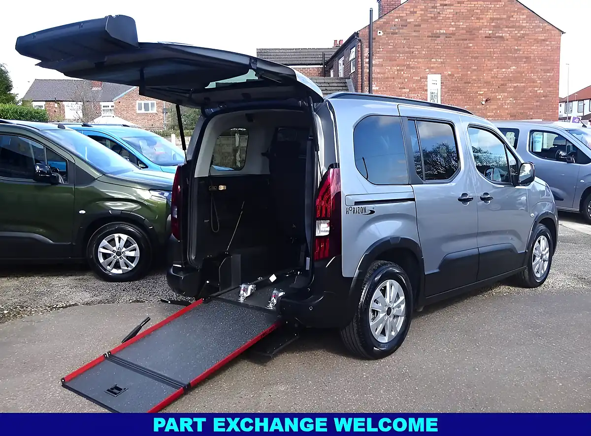 Used 2025 Peugeot Rifter Allure Grey - Interior and Exterior details 11