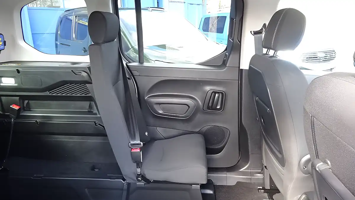 Used 2025 Peugeot Rifter Allure Grey - Interior and Exterior details 19
