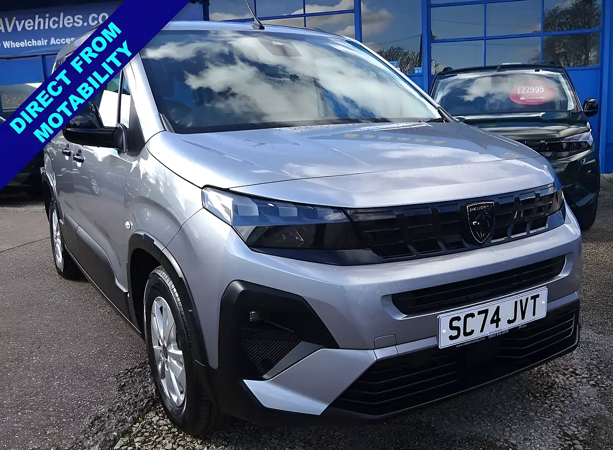Used 2025 Peugeot Rifter Allure Grey - Interior and Exterior details 4