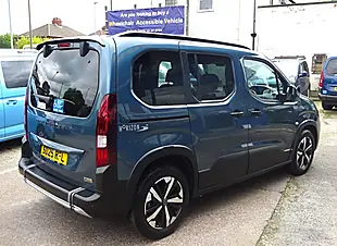 Used 2025 Peugeot Rifter GT Blue - Interior and Exterior details 14