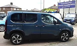 Used 2025 Peugeot Rifter GT Blue - Interior and Exterior details 15