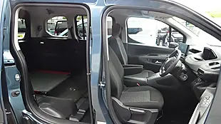Used 2025 Peugeot Rifter GT Blue - Interior and Exterior details 19