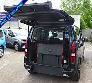 Used 2025 Peugeot Rifter GT Blue - Interior and Exterior details 8