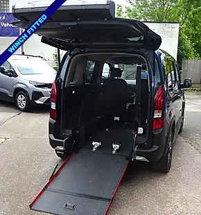 Used 2025 Peugeot Rifter GT Blue - Interior and Exterior details 9