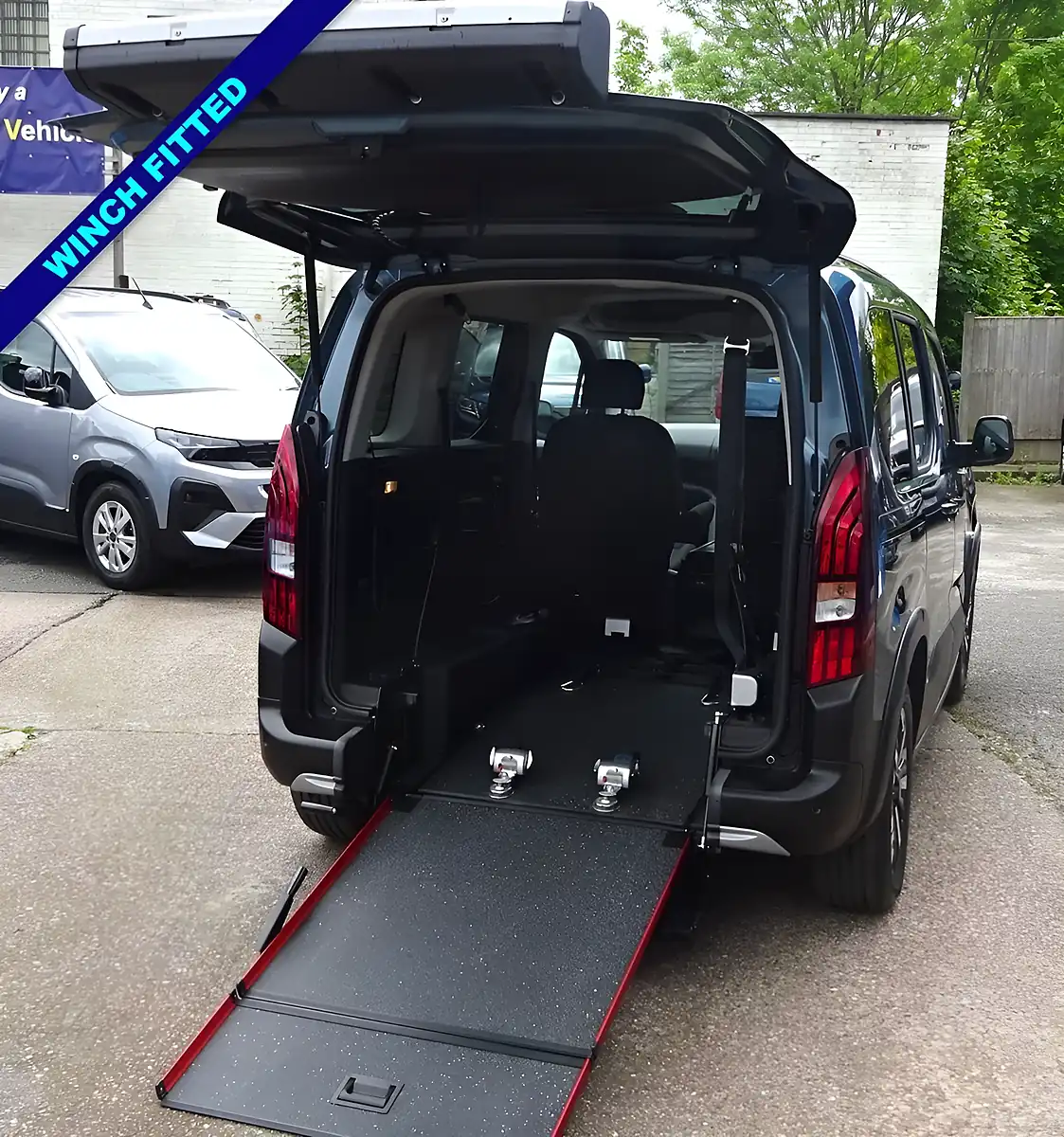 Used 2025 Peugeot Rifter GT Blue - Interior and Exterior details 9