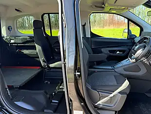 Used 2025 Peugeot Rifter Horizon Black - Interior and Exterior details 10